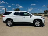 Used 2020 Chevrolet Traverse LT image 2