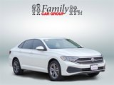 Used 2023 Volkswagen Jetta SE image 2