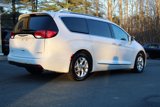 Used 2020 Chrysler Pacifica Limited image 5