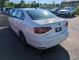 Used 2017 Volkswagen Jetta SE image 2