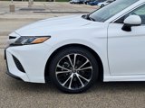 Used 2019 Toyota Camry SE image 5