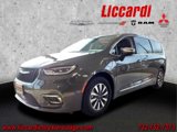 New 2023 Chrysler Pacifica Limited image 2