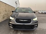 Used 2022 Chrysler Pacifica Touring image 3