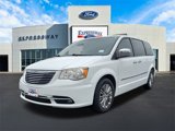 Used 2014 Chrysler Town & Country Touring-L w/ Driver Convenience Group image 2