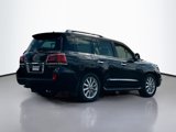 Used 2008 Lexus LX 570 4WD w/ Technology Pkg image 2