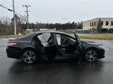 Used 2019 Toyota Camry SE image 4