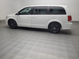 Used 2018 Dodge Grand Caravan SE image 3