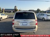 Used 2015 Chrysler Town & Country Touring image 5