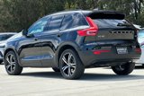 Used 2021 Volvo XC40 T5 R-Design image 4