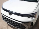 New 2025 Volkswagen Taos SE image 3