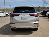 Used 2023 Mitsubishi Outlander SE image 6