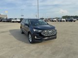 Used 2022 Ford Edge Titanium image 2