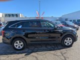 Used 2023 Kia Sorento LX image 2
