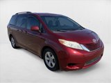 Used 2015 Toyota Sienna LE image 3