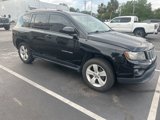 Used 2015 Jeep Compass Latitude image 2