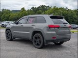 Used 2020 Jeep Grand Cherokee Laredo image 3