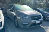 Used 2023 Chrysler Pacifica Touring-L image 3