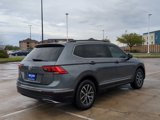 Used 2020 Volkswagen Tiguan SE image 3