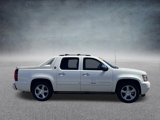 Used 2013 Chevrolet Avalanche LTZ image 2