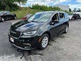 Used 2022 Chrysler Pacifica Touring-L image 2
