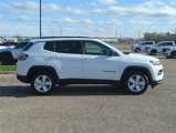 Used 2022 Jeep Compass Latitude image 2
