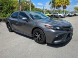 Used 2021 Toyota Camry SE image 2