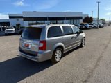 Used 2016 Chrysler Town & Country Touring image 5