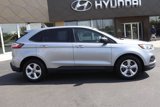 Used 2020 Ford Edge SE image 2