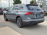 Used 2022 Volkswagen Tiguan SE image 2
