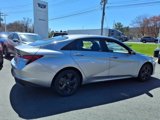 Certified 2022 Hyundai Elantra SEL w/ Preferred Accessory Package image 6