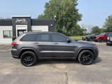 Used 2017 Jeep Grand Cherokee Altitude image 3