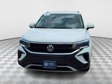 Used 2022 Volkswagen Taos SE image 2