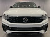 Used 2023 Volkswagen Tiguan SE R-Line image 2