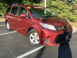 Used 2020 Toyota Sienna LE image 2