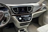 Used 2017 Chrysler Pacifica Touring image 3