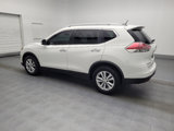 Used 2016 Nissan Rogue SV image 3