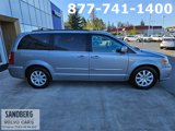 Used 2016 Chrysler Town & Country Touring image 4