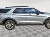 Used 2023 Ford Explorer XLT w/ Equipment Group 202A image 4