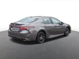 Used 2022 Toyota Camry SE image 3