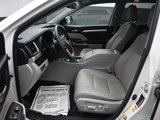 Used 2017 Toyota Highlander XLE image 5