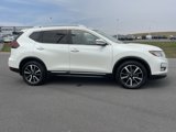 Used 2019 Nissan Rogue SL w/ Premium Package image 2