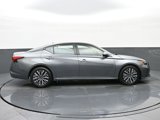 Used 2023 Nissan Altima 2.5 SV image 2