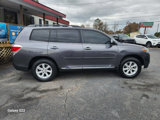 Used 2012 Toyota Highlander SE w/ Tow Pkg image 2