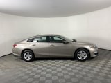 Used 2023 Chevrolet Malibu LT image 2