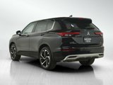 Used 2023 Mitsubishi Outlander SE image 4