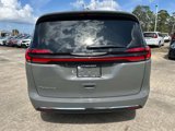 New 2025 Chrysler Pacifica Select image 4