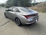 Used 2023 Hyundai Elantra SEL w/ Convenience Package image 3