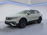 Used 2022 Volkswagen Tiguan SE image 2