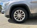 Used 2019 Jeep Cherokee Latitude w/ Popular Appearance Group image 3