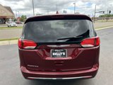 Used 2017 Chrysler Pacifica Touring-L Plus image 4